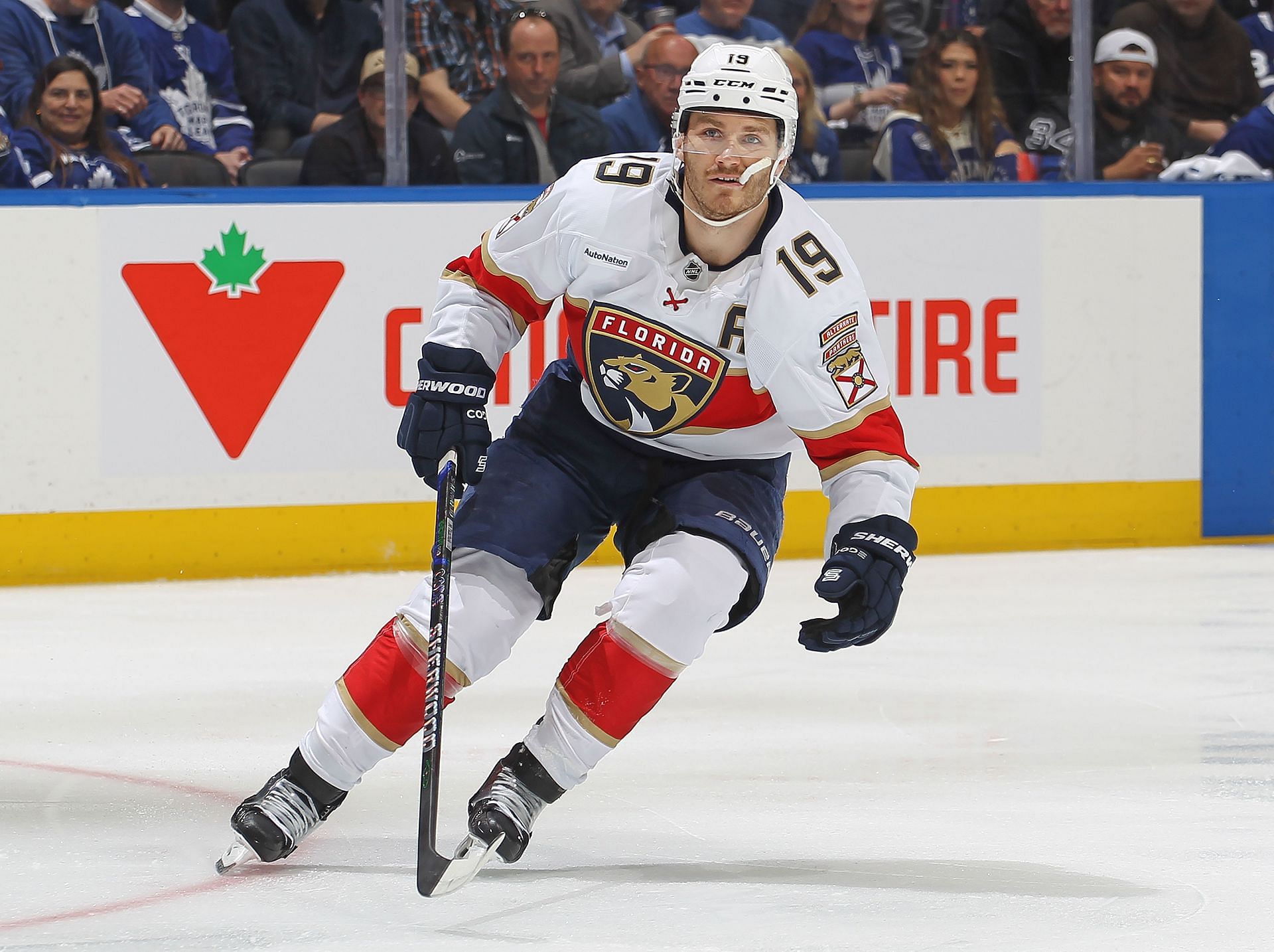 How old is Matthew Tkachuk?